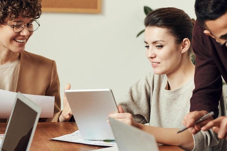 7 Kesalahan Umum Fresh Graduate di Tempat Kerja, Jangan Sampai Kamu Lakukan!