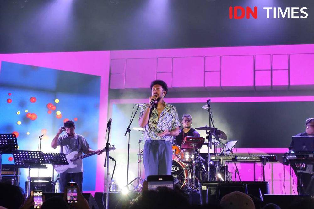 Teddy Adhitya di hari terakhir BNI Java Jazz Festival 2025 di JIExpo Kemayoran, Jakarta, Minggu (1/6/2025) (dok. IDN Times/Shandy Pradana