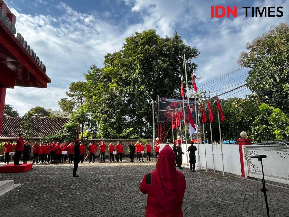 DPD PDIP Provinsi Lampung menggelar upacara Hari Lahir Pancasila, Minggu (1/6/2025). (IDN Times/Tama Yudha Wiguna).