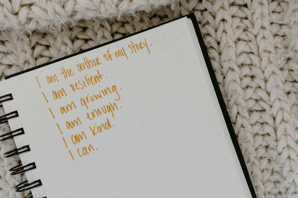 ilustrasi journaling (pexels.com/TaraWinstead)