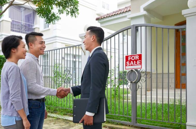 Ilustrasi jual beli rumah (freepik.com)