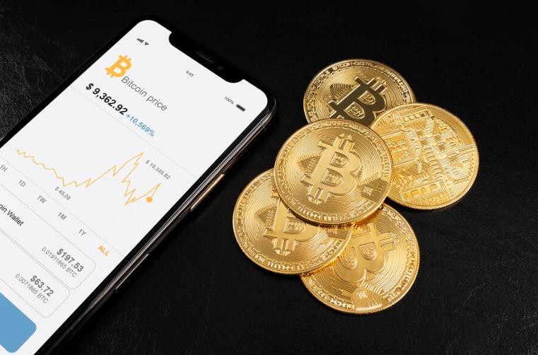 Ilustrasi investasi bitcoin (freepik.com)