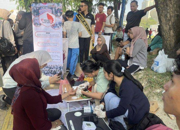 Cek kesehatan gratis yang dilakukan anak-anak muda Kota Medan di Hari Tanpa Tembakau Sedunia (dok.Tobacco Control)