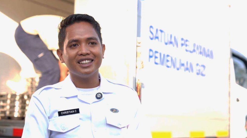 SPPG Tambolaka ini kita memanfaatkan petani lokal, peternak, dan pengusaha-pengusaha lokal yang ada di Kabupaten Sumba Barat Daya untuk program MBG. (Dok. Tim Komunikasi Prabowo)