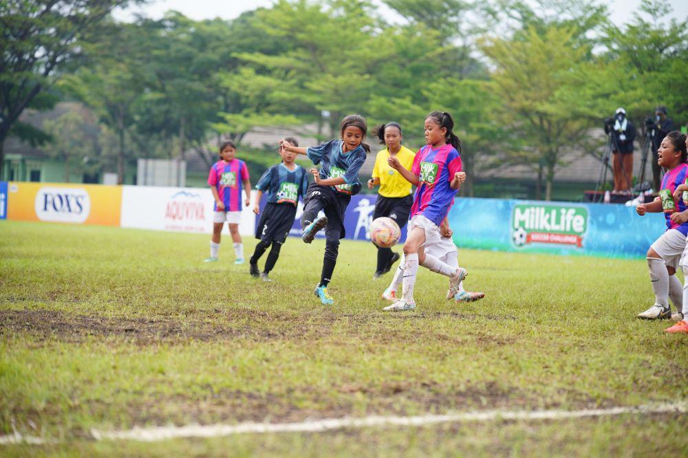 Juara Bertahan Kuasai MilkLife Soccer Challenge Bandung 2025