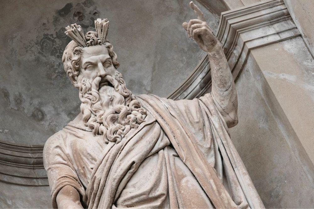 patung Zeus (timelessmyths.com)