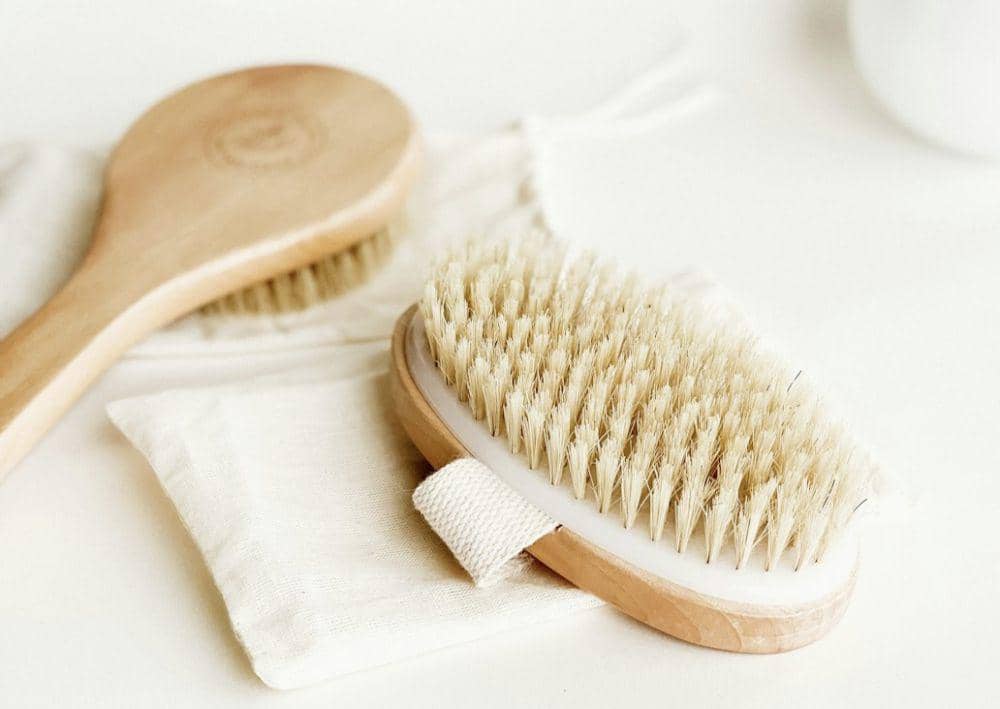 4 Manfaat Dry Brushing untuk Detoks dan Kesehatan Kulit, Pahami! 
