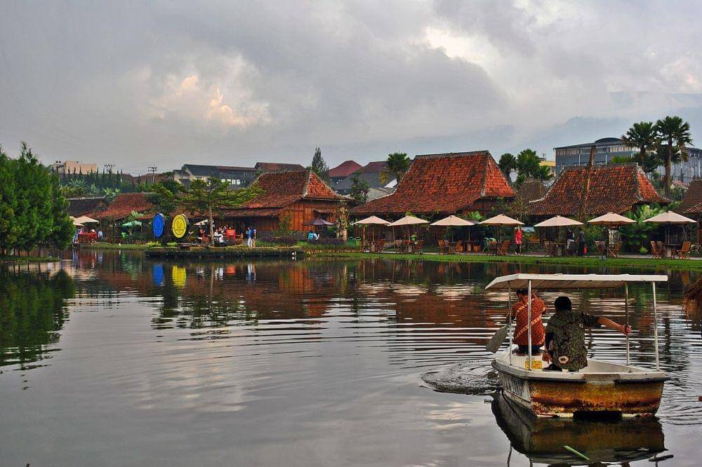 Potret Floating Market Lembang (commons.wikimedia.org/BxHxTxCx)