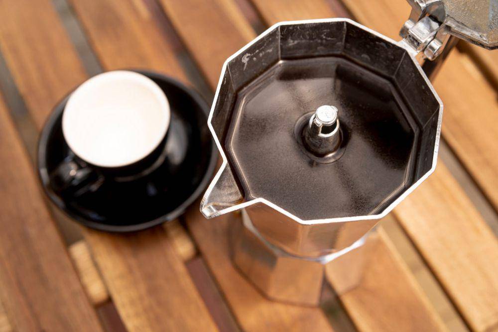Ilustrasi moka pot (freepik.com/freepik)