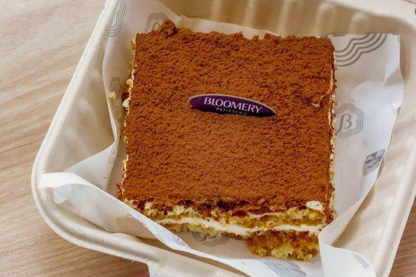 Bloomisu cassic tiramisu (instagram.com/bloomerypatisserie)