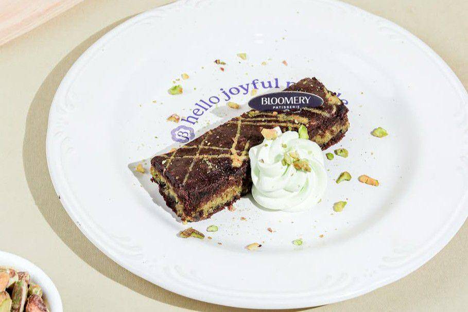 petite dubai brownies Bloomery Patisserie (instagram.com/bloomerypatisserie)