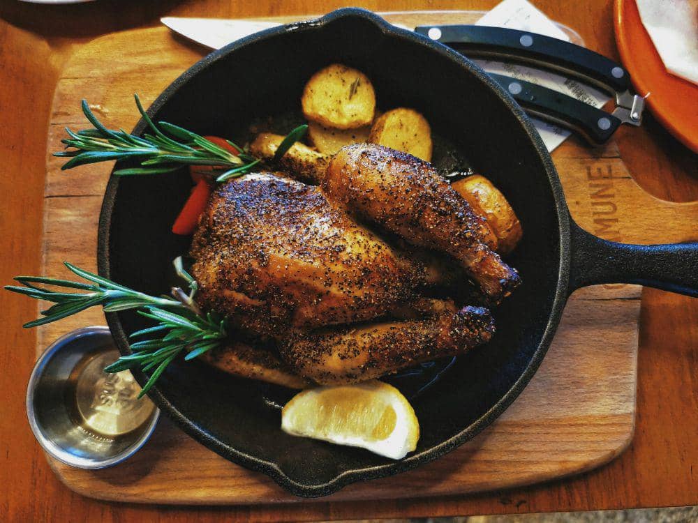 Ilustrasi Ayam Bakar Smokey (unsplash.com/Cisco Lin)