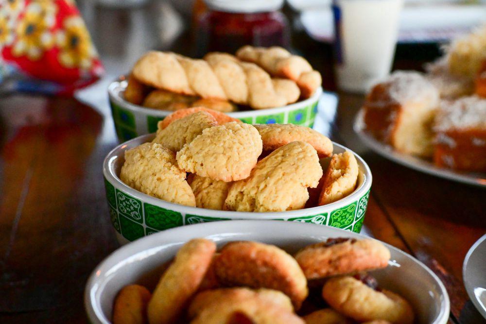 kue kering di dalam mangkok (unsplash.com/Fernando Dantas)