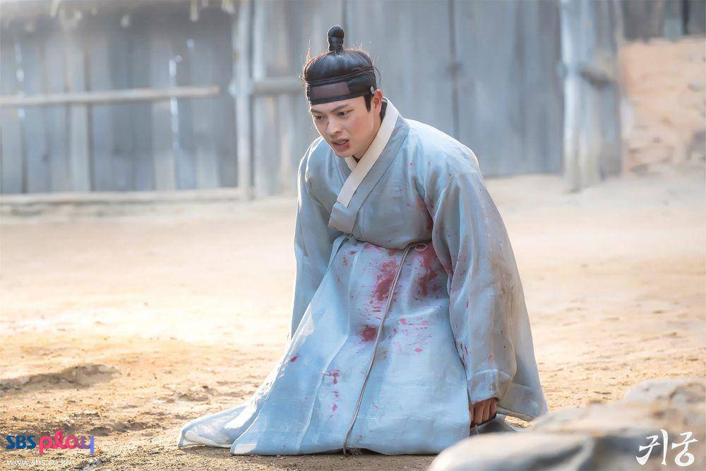 Yook Sung Jae di The Haunted Palace (dok. SBS/The Haunted Palace)