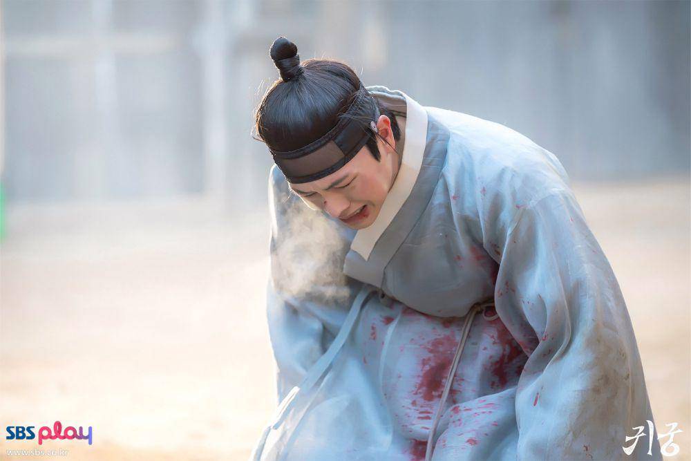 Yook Sung Jae di The Haunted Palace (dok. SBS/The Haunted Palace)