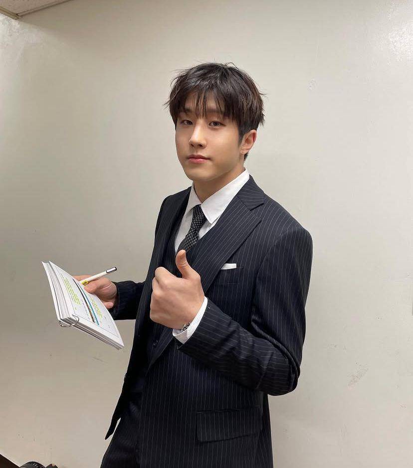 potret JinJin ASTRO (Instagram.com/ast_jinjin)