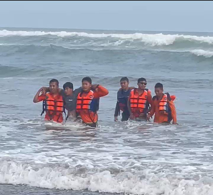 Wisatawan Asal Temanggung Terseret Ombak di Pantai Parangtritis