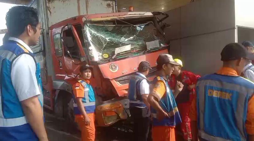 Truk Kecelakaan di GT Ciawi Kelebihan Muatan, Sopir Ditangkap