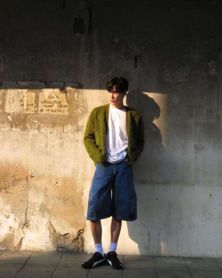OOTD pakai cardigan ala Junior Panachai (instagram.com/junniorrs)