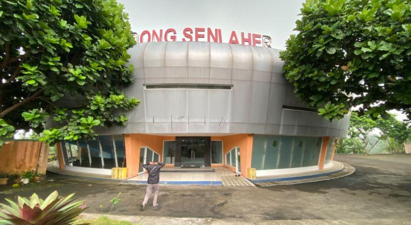 Gedung Seni Aher Sukabumi Bangunan Megah Kini Sisakan Cerita Pilu