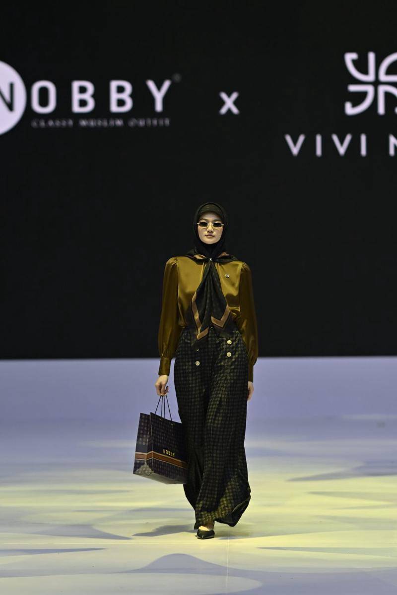 Koleksi Nobby x Vivi Nici di Indonesia Fashion Week 2025 (dok. Dandy Hendrata)