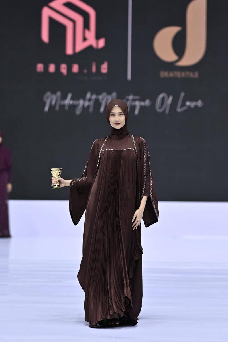 Koleksi NAQA x Dea Textile di Indonesia Fashion Week 2025 (dok. Dandy Hendrata)