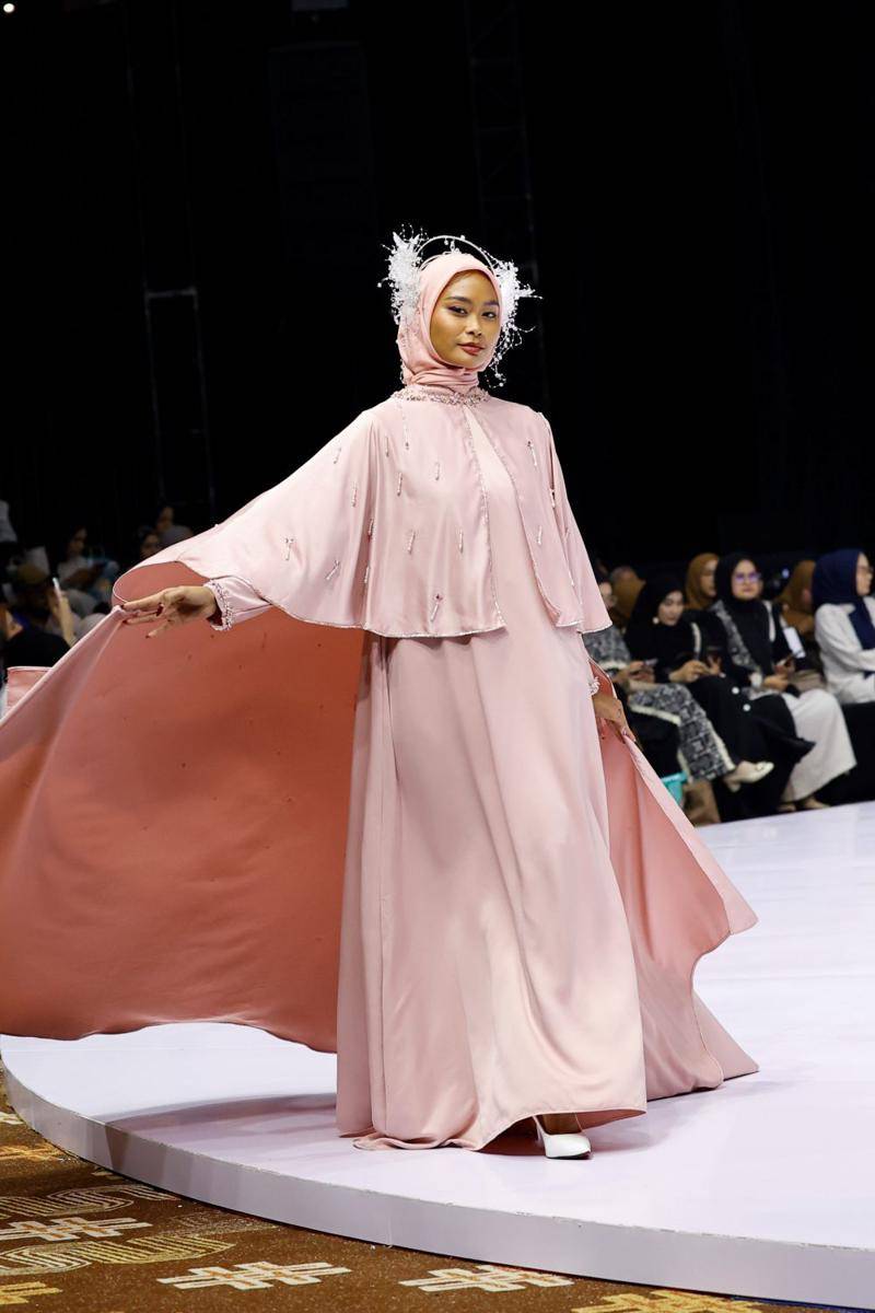 Koleksi Marshal Prive x Dea Textile di Indonesia Fashion Week 2025 (dok. Dandy Hendrata)