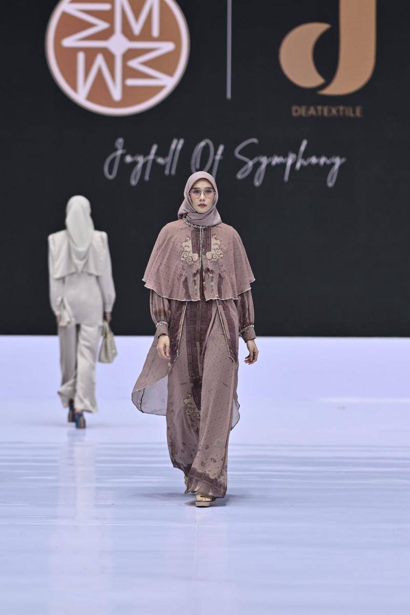 Koleksi Marshal Prive x Dea Textile di Indonesia Fashion Week 2025 (dok. Dandy Hendrata)