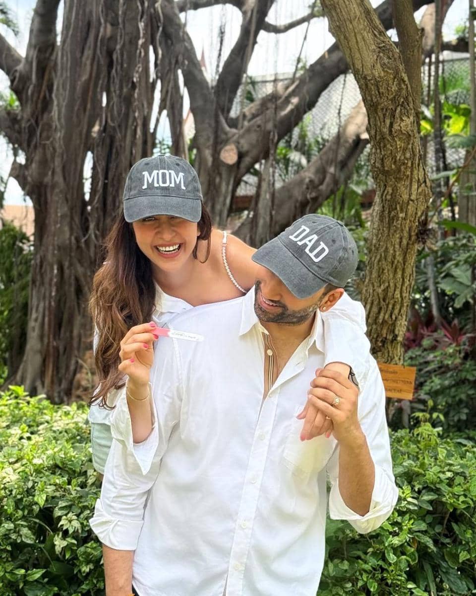 Malvika Raaj dan suami