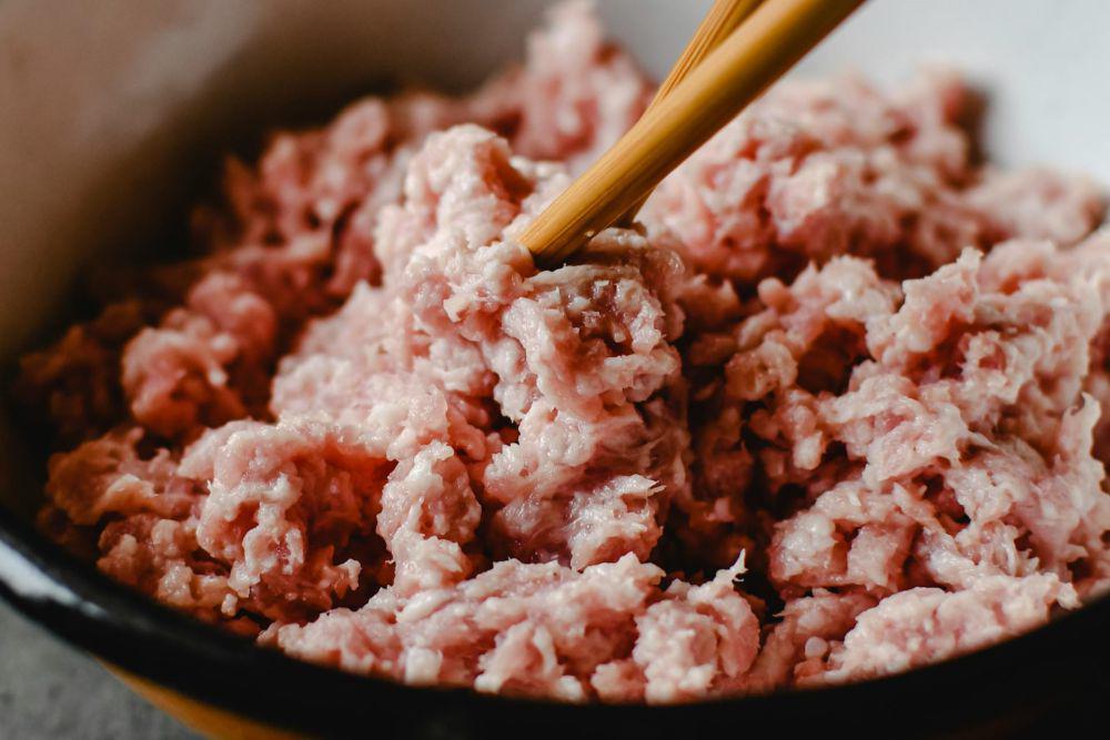 5 Cara Menggiling Daging Pakai Blender, Hasilnya Halus dan Blender Gak Cepat Rusak 