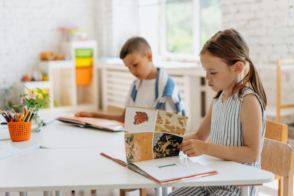 5 Cara Mudah Membuat Sudut Baca yang Nyaman di Kamar Anak