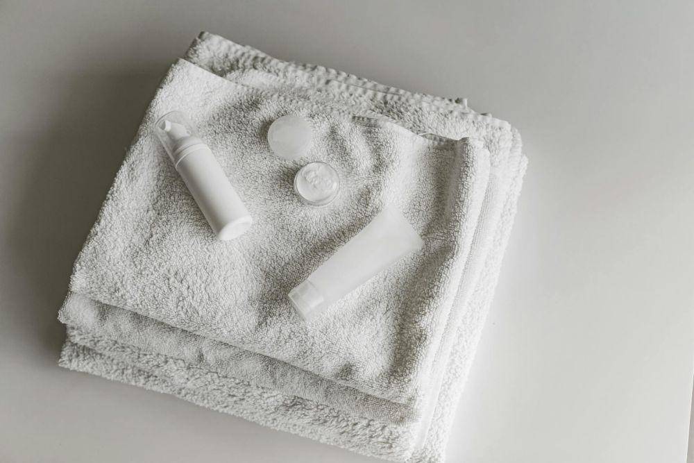 ilustrasi handuk bath sheet (pexels.com/ROMAN ODINTSOV)