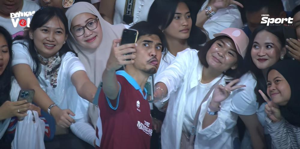 8 Hal Paling Menarik dan Kocak di Bahkan Voli 2, Duta Selfie Melet!
