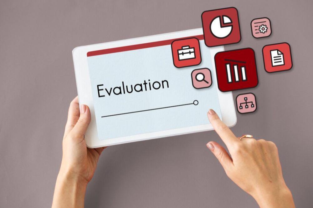 Ilustrasi evaluasi (freepik.com/rawpixel.com)