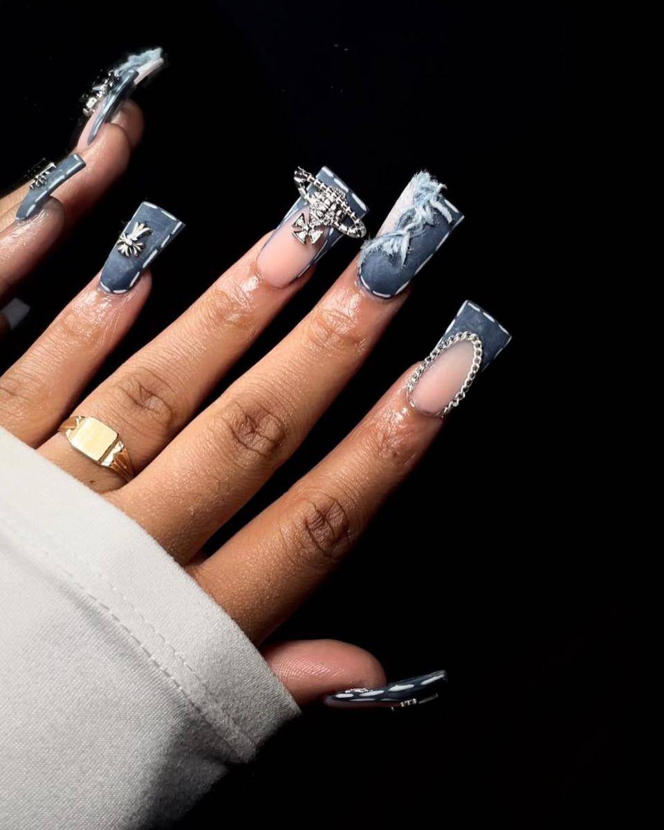 Ilustrasi nail art (instagram.com/allurebeautynails_)