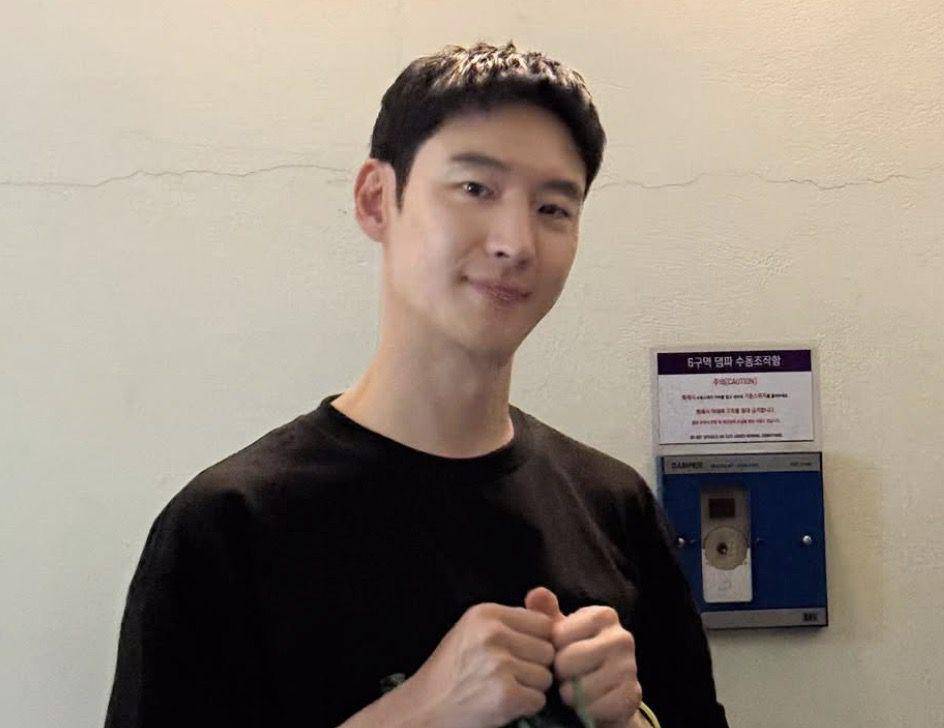 Lee Je Hoon (instagram.com/leejehoon_official)