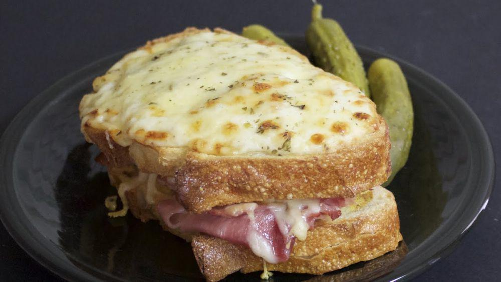 5 Resep Sandwich Daging Keju, Menu Sarapan Tinggi Protein