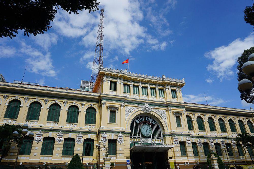 potret Saigon Central Post Office (commons.wikimedia.org/Yesvn123)