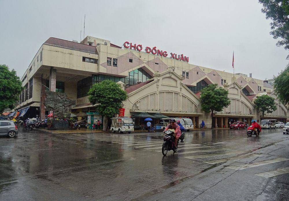 potret Dong Xuan Market (commons.wikimedia.org/Christophe95)