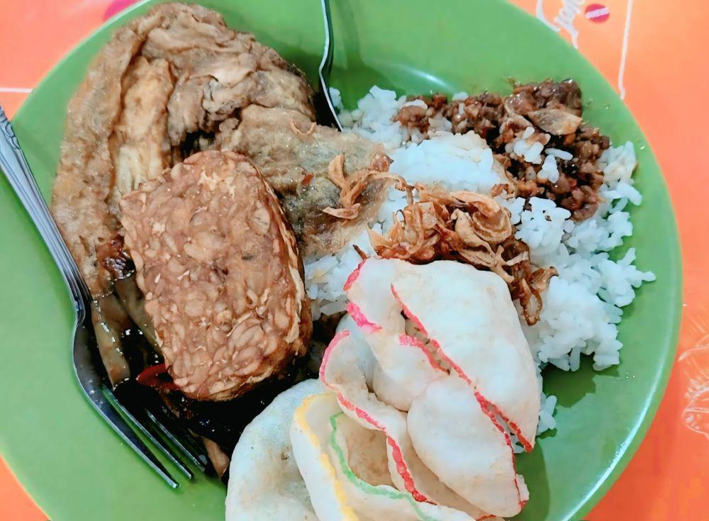 5 Warung Nasi Uduk Enak Jakarta untuk Kuliner Malam, Buka 24 Jam!