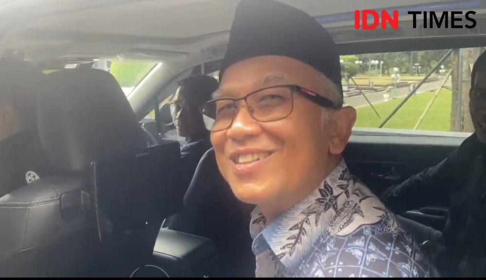 Wamendikdasmen Mau Istikharah Dulu Respons Sekolah Jam 6 Pagi di Jabar