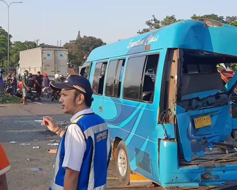 1 Orang Dilaporkan Tewas Dalam Kecelakaan Maut Exit Tol Purwodadi