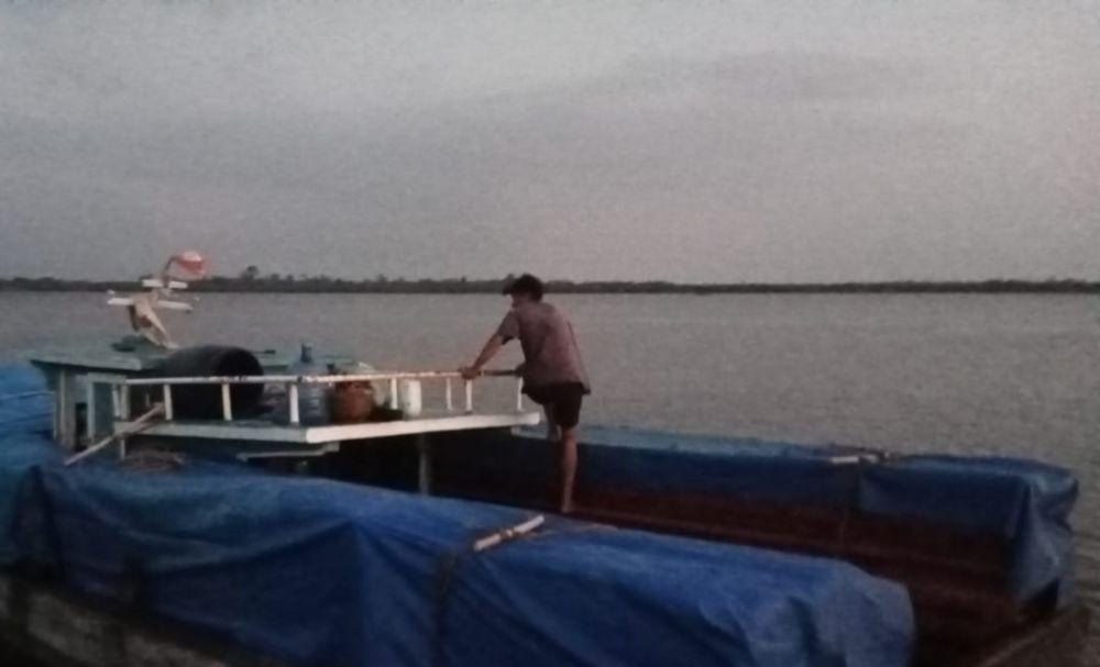 Polisi di Riau Tangkap Kapal KM Tuah Reza, Isinya 25 Ton Kayu Olahan