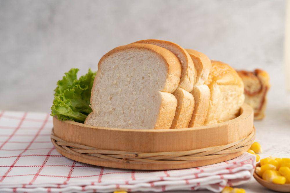 ilustrasi roti tawar (freepik.com/jcomp)