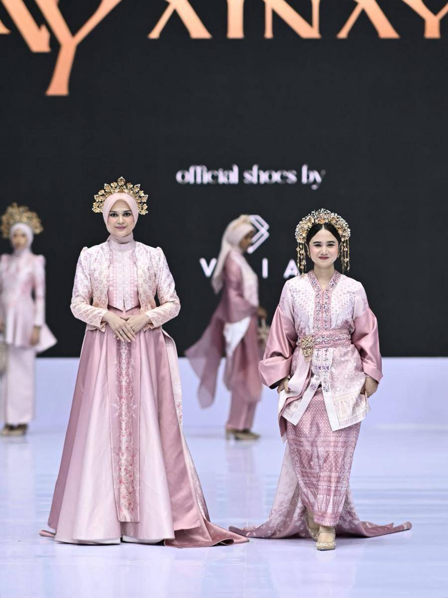 Tissa Biani di Indonesia Fashion Week (Instagram.com/tissabiani)