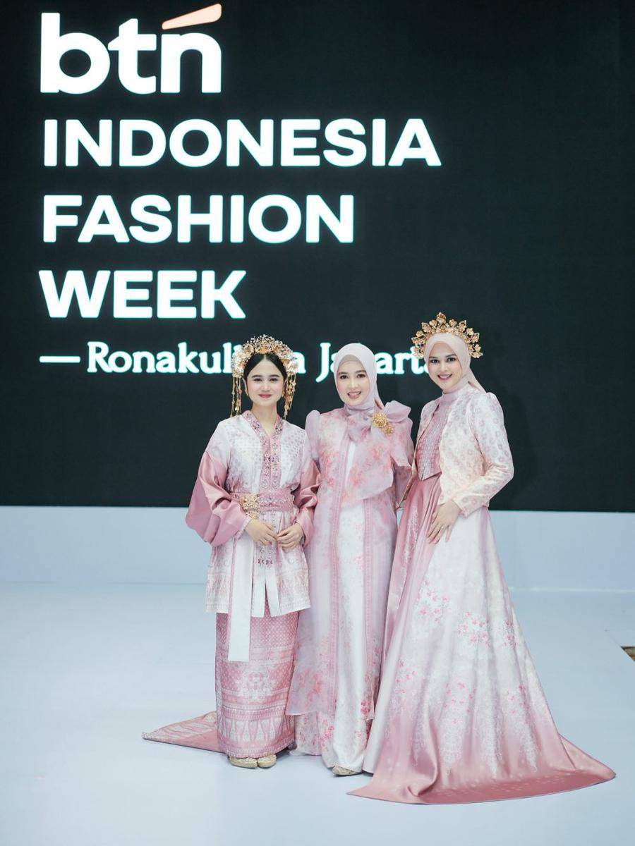 Tissa Biani di Indonesia Fashion Week (Instagram.com/tissabiani)