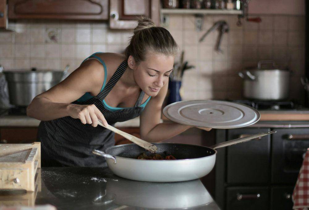 Ilustrasi memasak (pexels.com/Andrea Piacquadio)