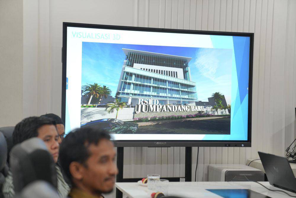 Rapat koordinasi pembahasan kelanjutan pembangunan RS Jumpandang Baru di Balai Kota Makassar, Senin (2/6/2025). (Dok. Humas Pemkot Makassar)