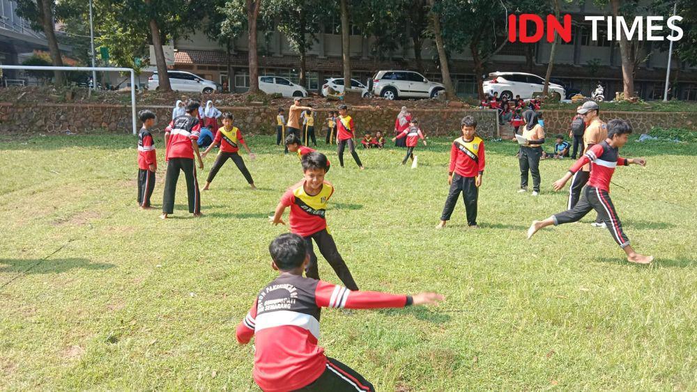 Lomba gobak sodor jadi ajang yang diikuti belasan tim dari SD sekitar Gunungpati, Mijen dan Ngaliyan Semarang. (IDN Times/Fariz Fardianto)
