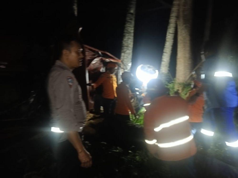 Sopir Fuso Bermuatan Solar di Karangasem Meninggal Terjepit